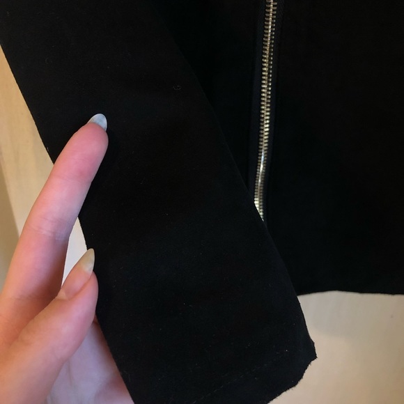 Black zip-up A-line skirt - Picture 2 of 4